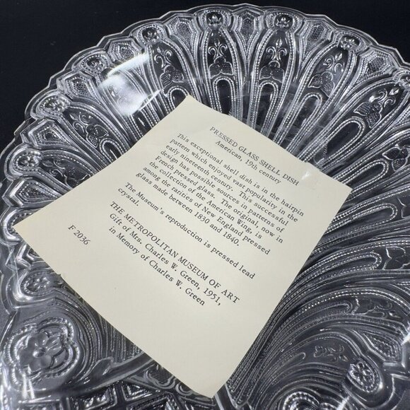 Metropolitan Museum of Art Glass Sandwich Hairpin Shell Dish Clear Pressed Glass - Picture 16 of 16